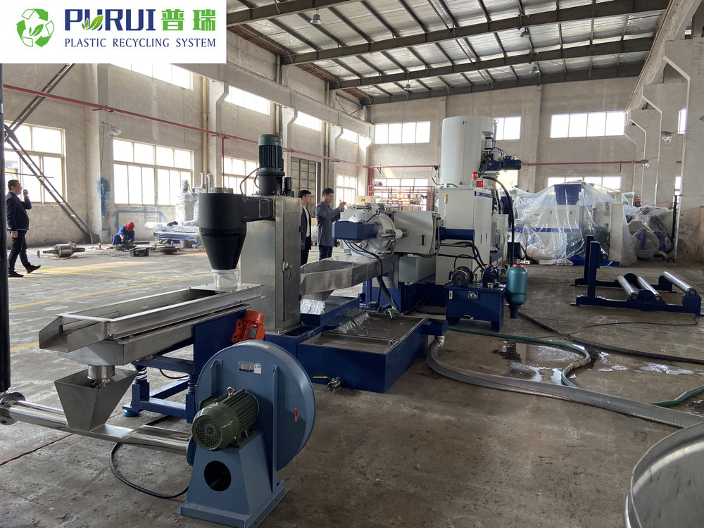 Plastic recycling machine ML85 (10).jpg