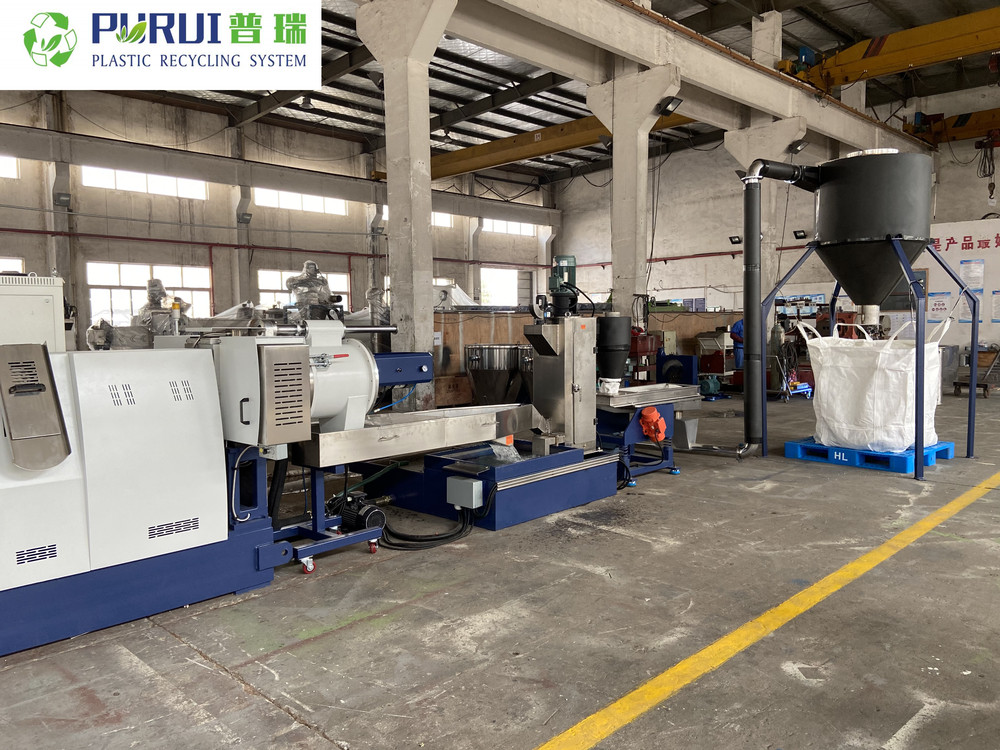Plastic recycling machine ML85 (16).jpg